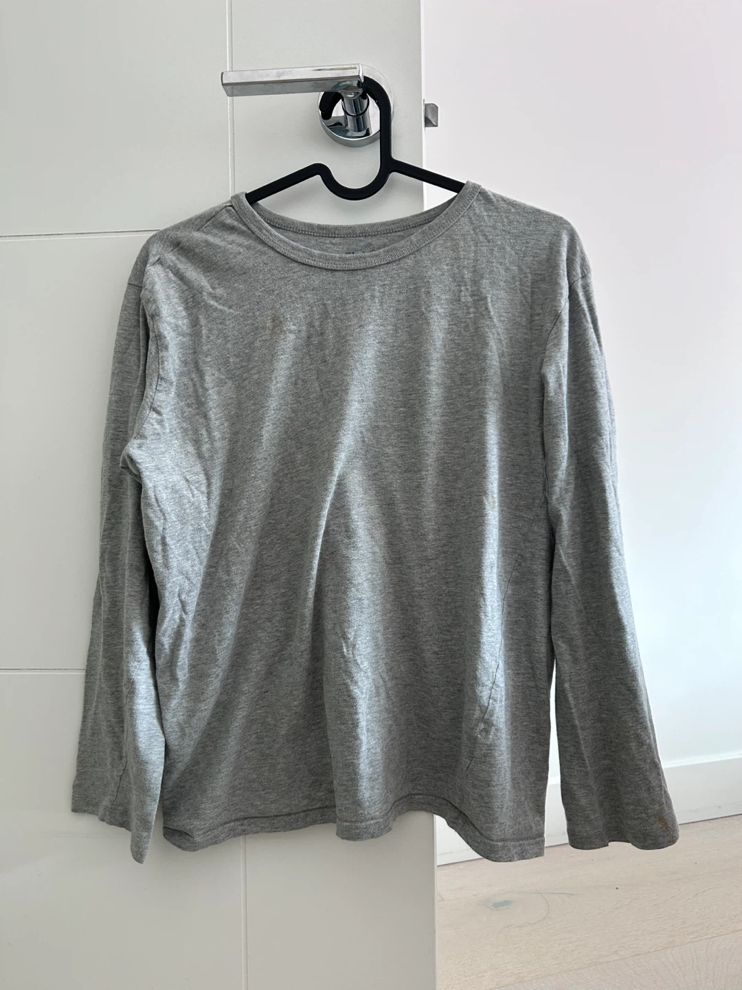4 Long Sleeve T-Shirts. Size 140 - photo 2