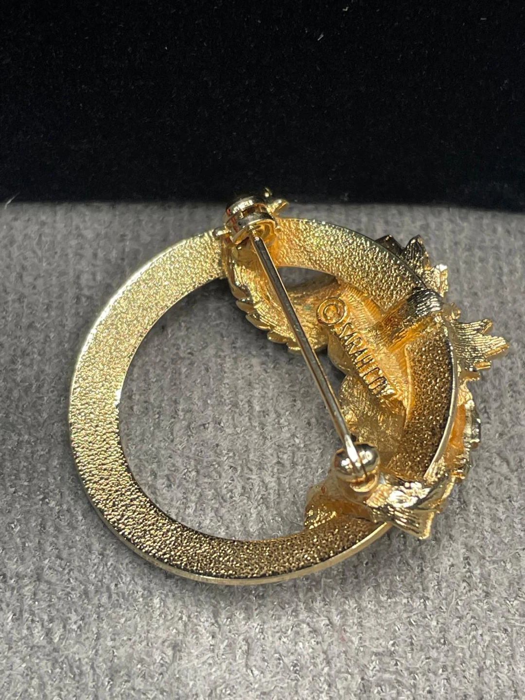 Sarah Coventry Gold Tone Brooch with Faux Pearls - photo 5