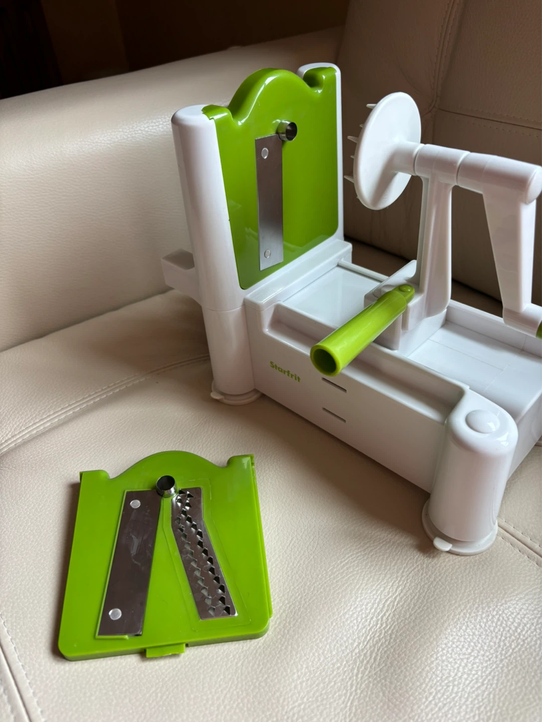 Starfrit Pro Spiralizer with 2 Blade attachments - photo 3