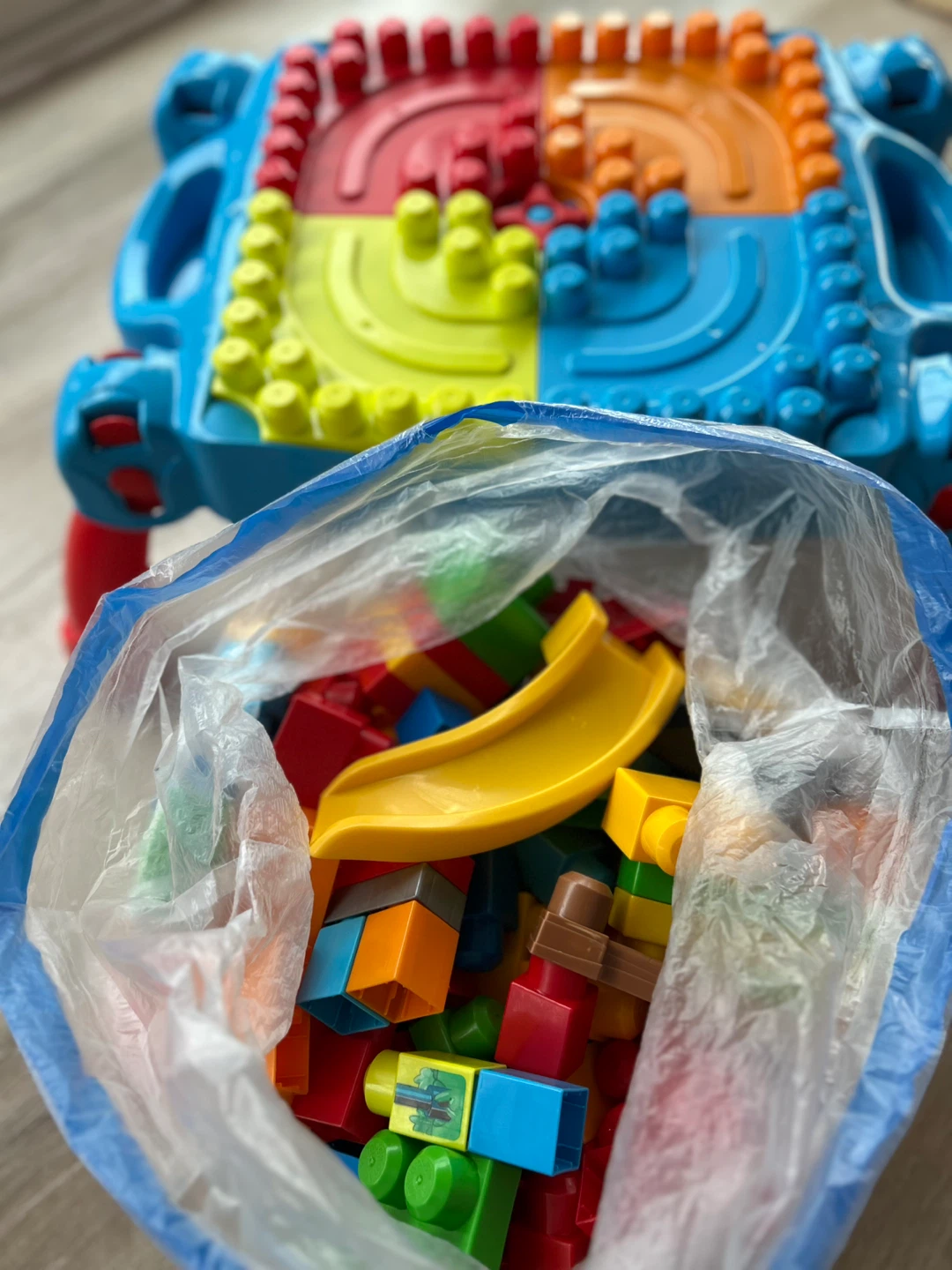 Mega Bloks Building Toy Set with Table - photo 2