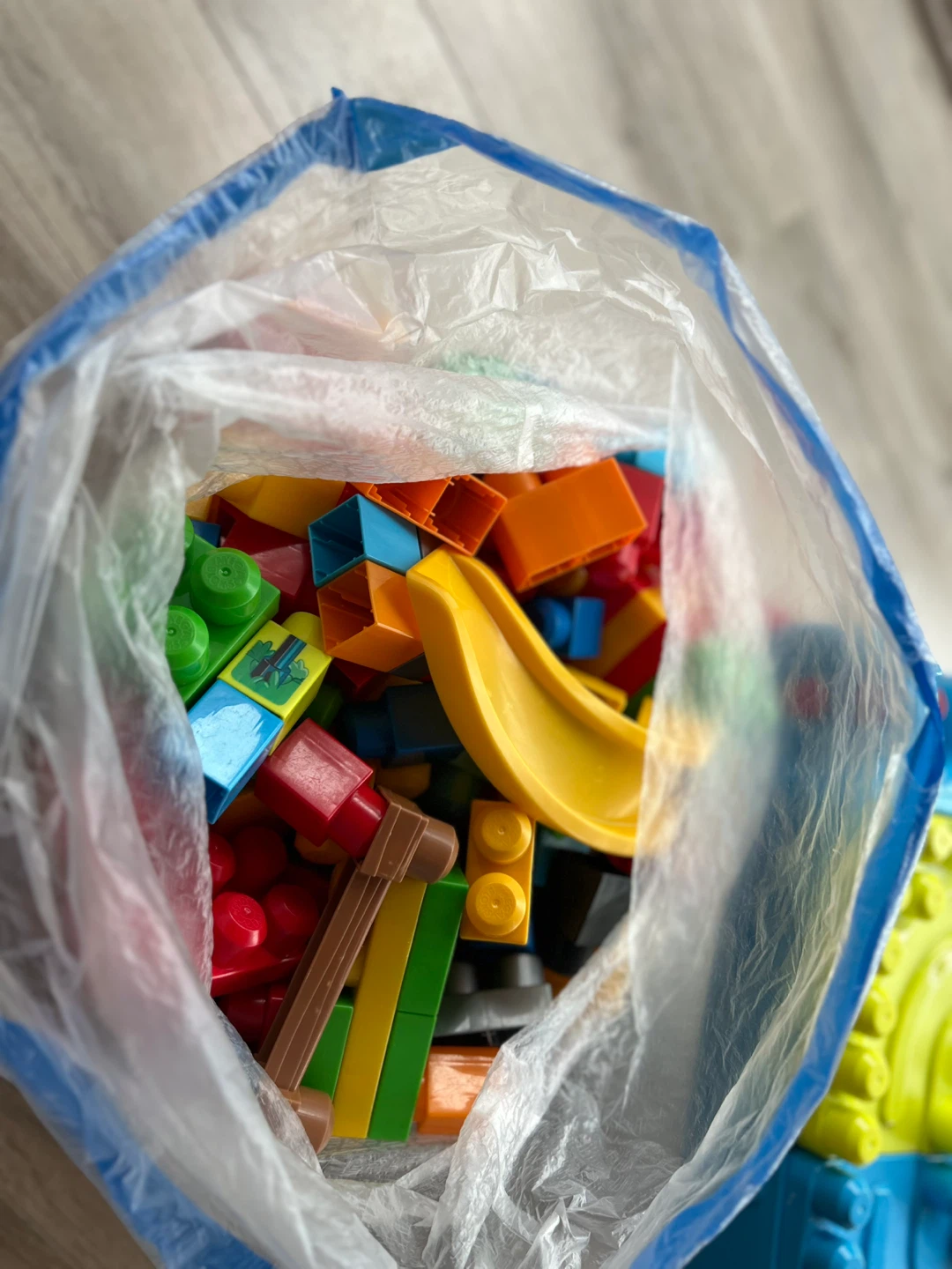 Mega Bloks Building Toy Set with Table - photo 4