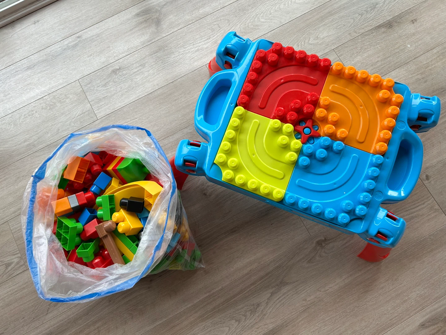 Mega Bloks Building Toy Set with Table