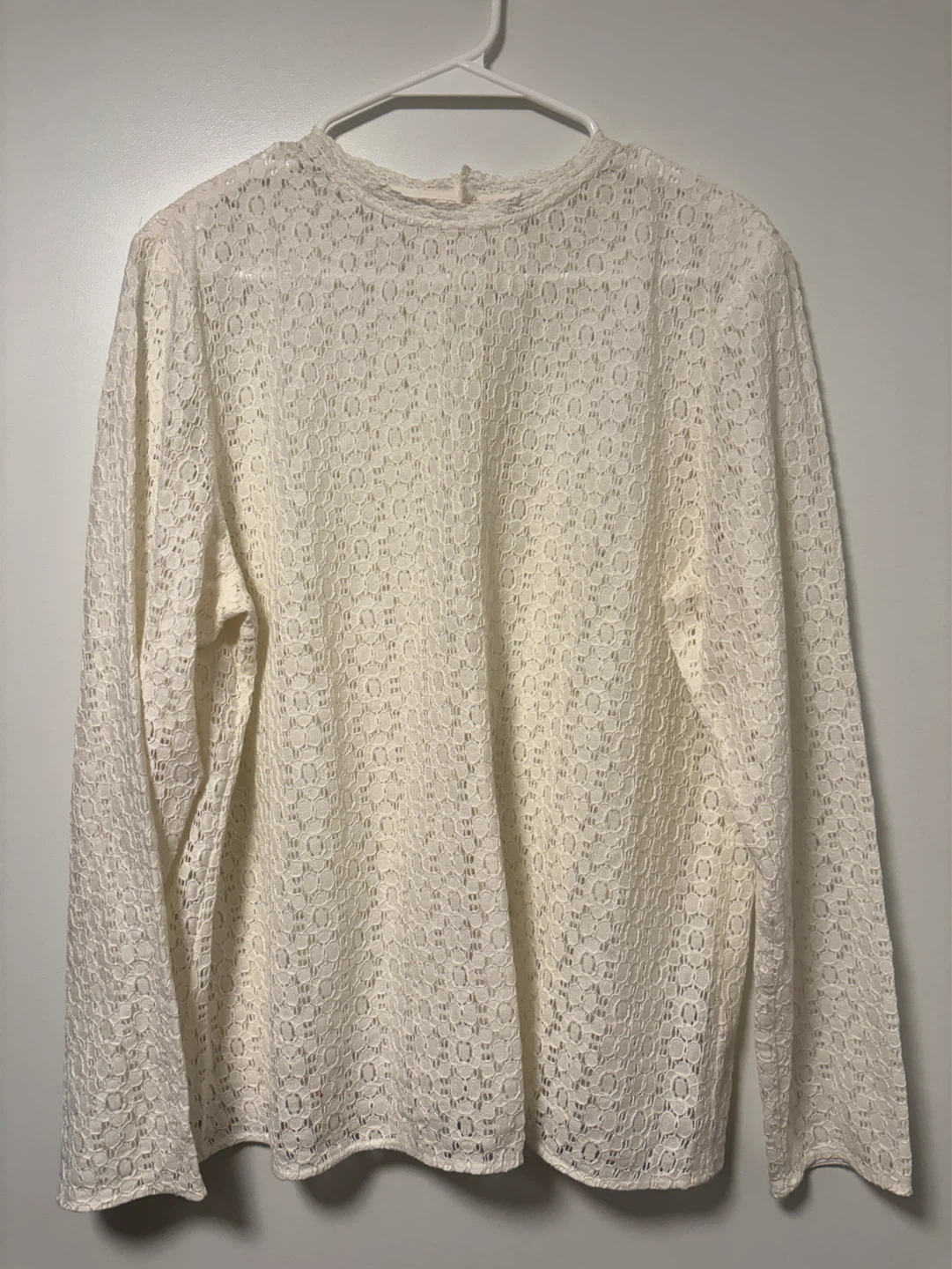 Uniqlo Cream Lace Long Sleeve Top