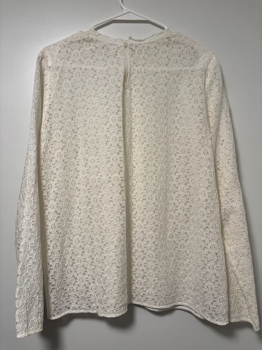 Uniqlo Cream Lace Long Sleeve Top - photo 2