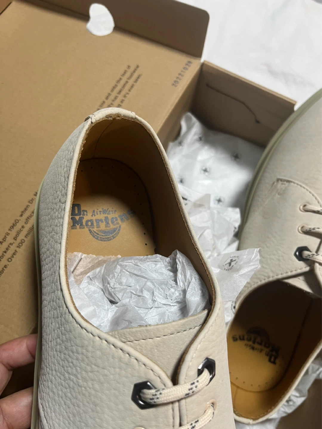 Dr. Martens 1461 Parchment Beige Nubuck Leather Shoes - Size 10 - photo 4
