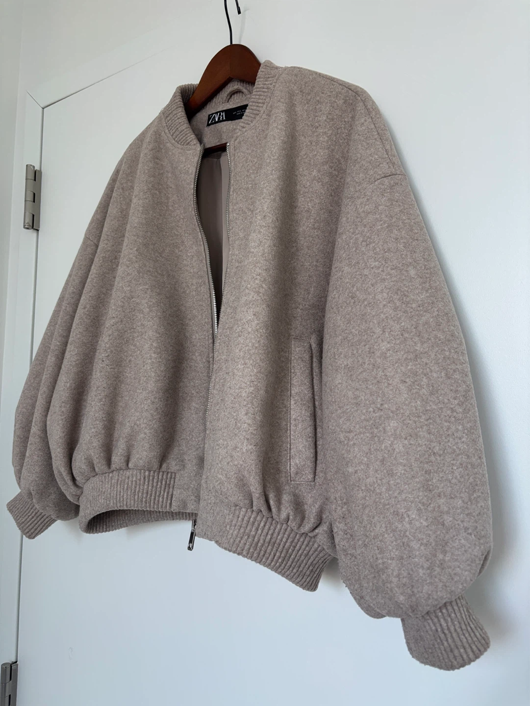 ZARA Oversized Bomber Jacket Beige Size L - photo 4