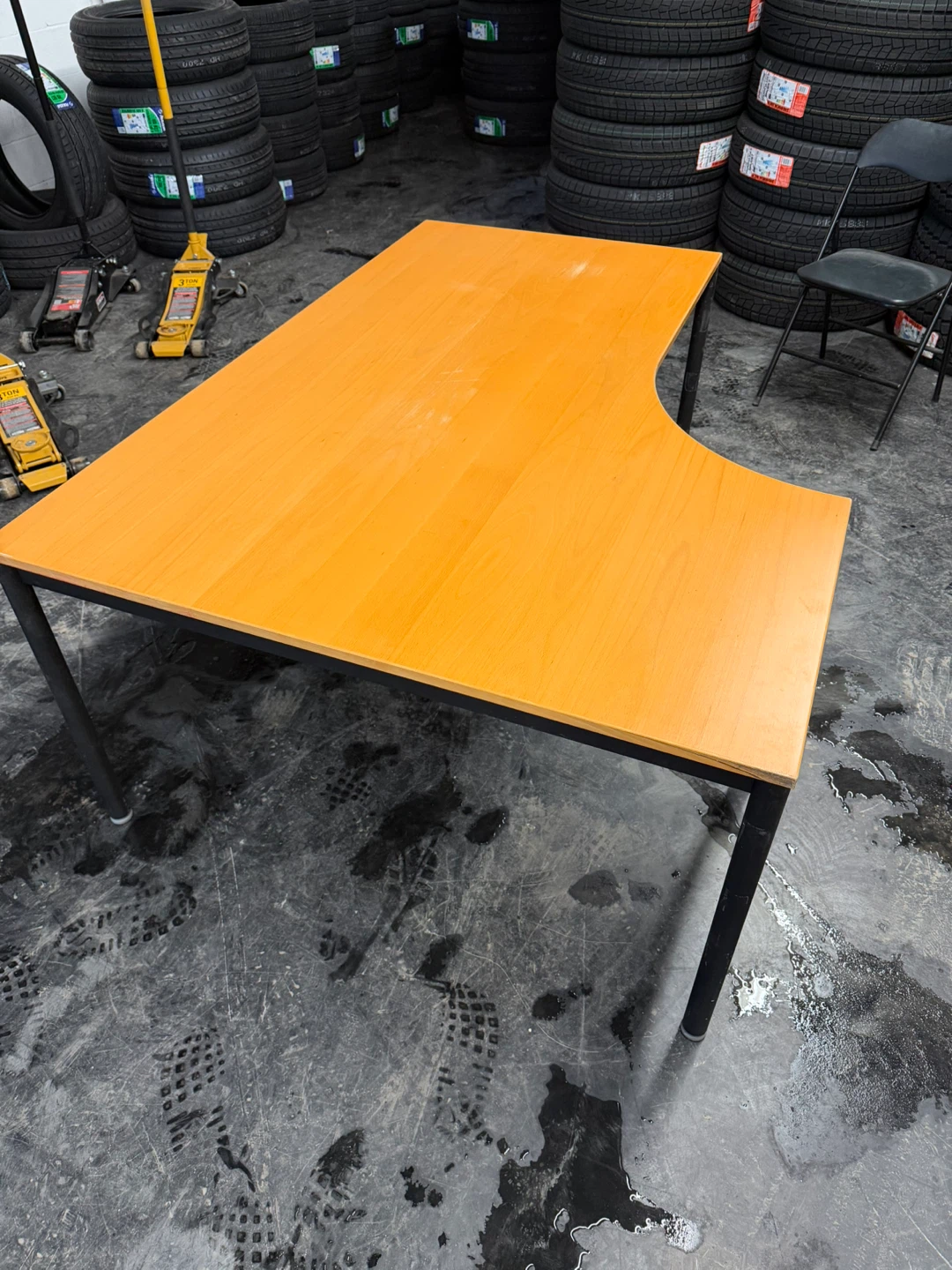 L-Shaped Office Desk - Light Wood Finish - photo 2