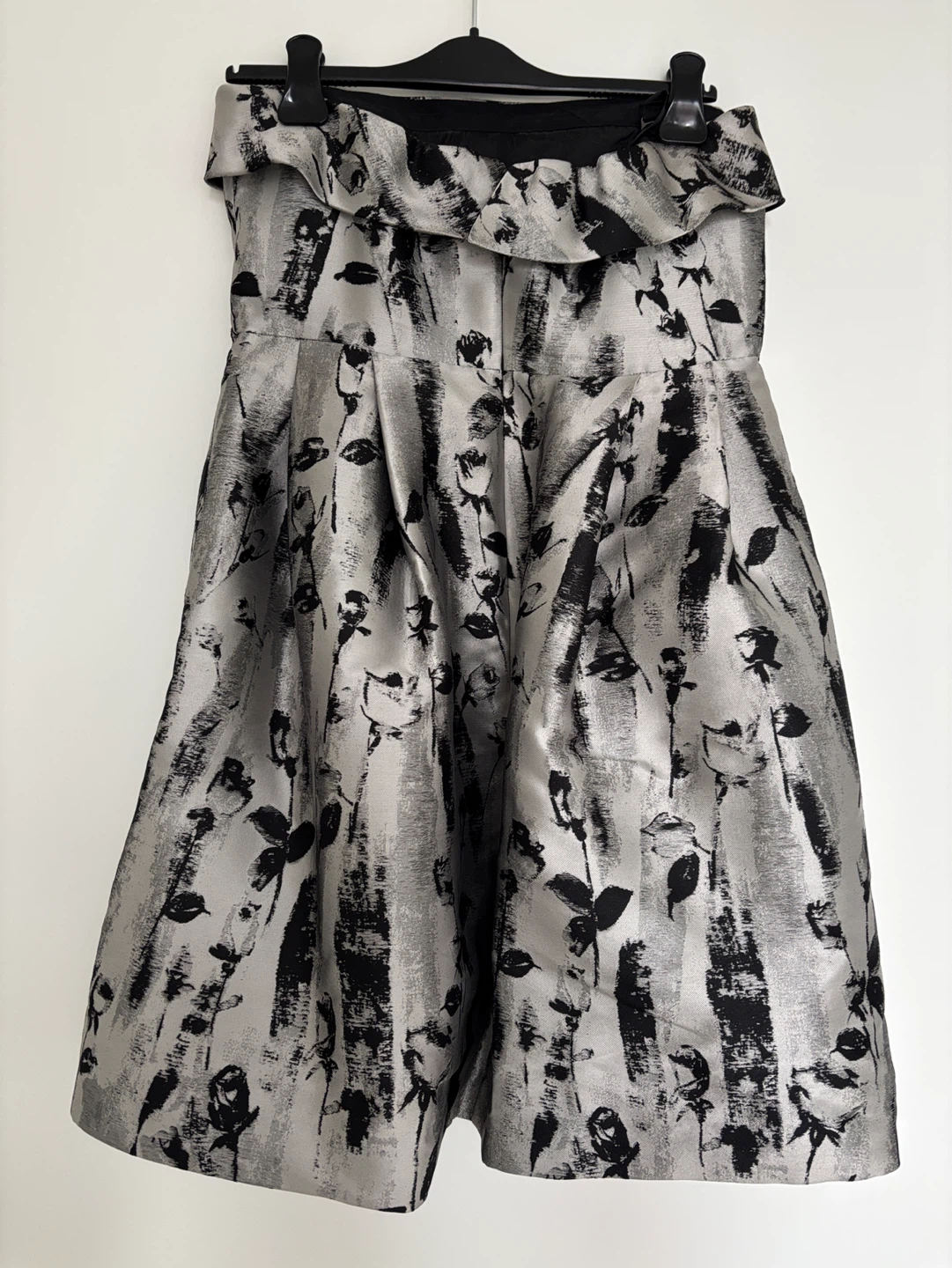 Carolina Herrera Black & Silver Floral Strapless Dress Size 10 - photo 2