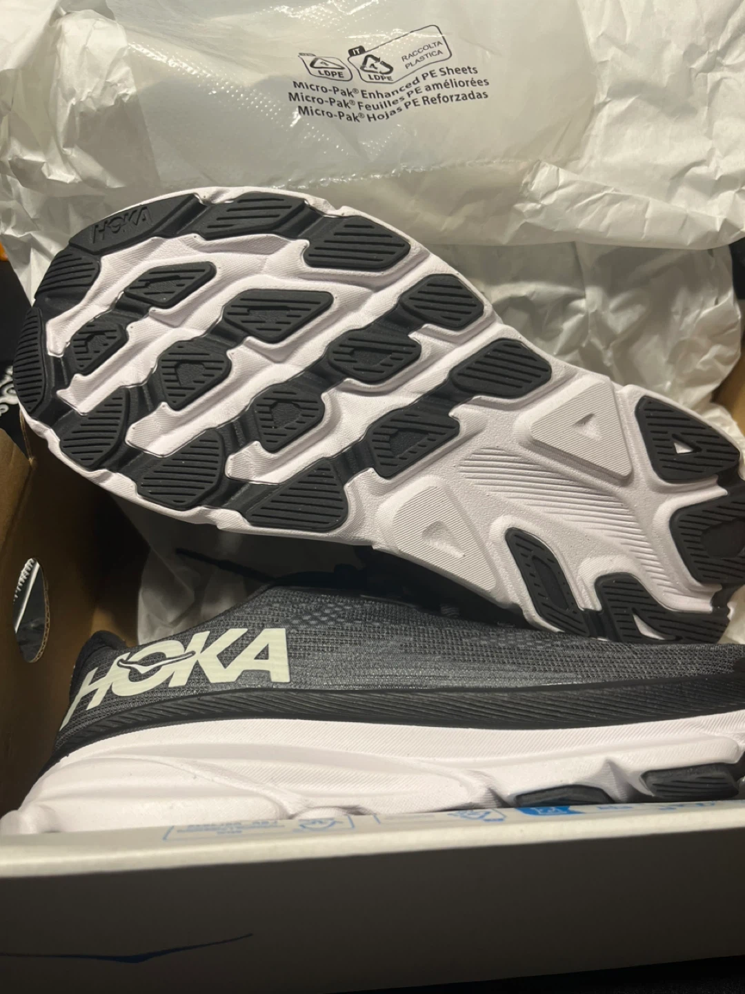 Hoka Clifton 9 Youth Running Shoes Size 6 MD - photo 2