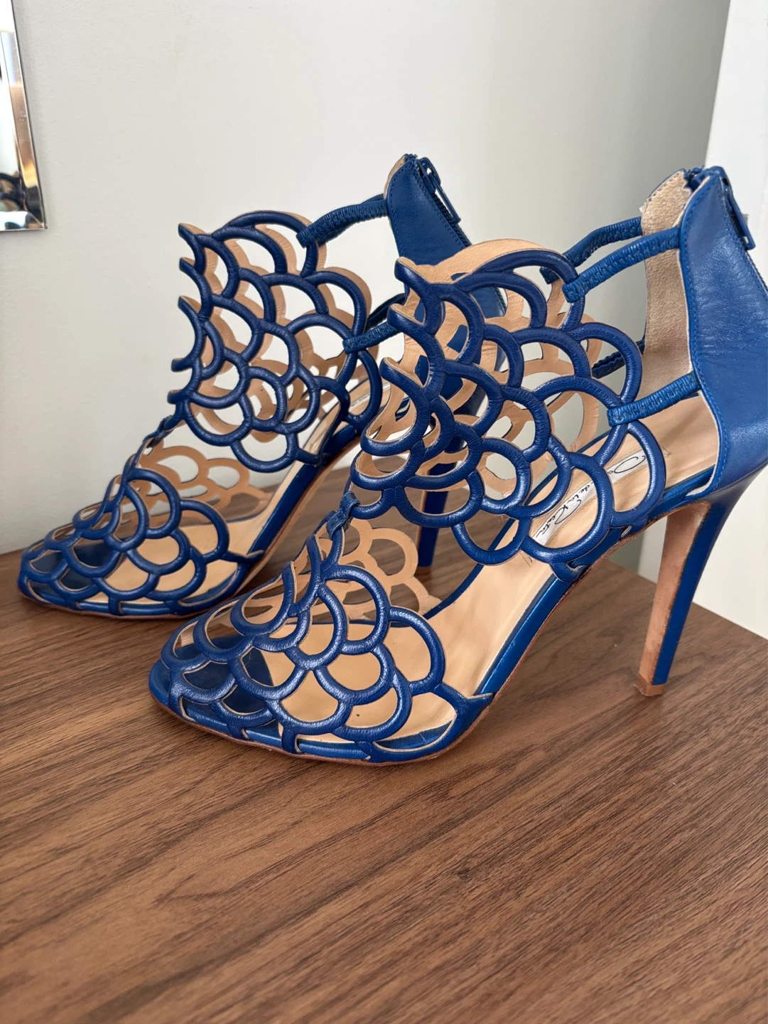 Oscar de la Renta Blue Laser-Cut Heels Size 40 - photo 2
