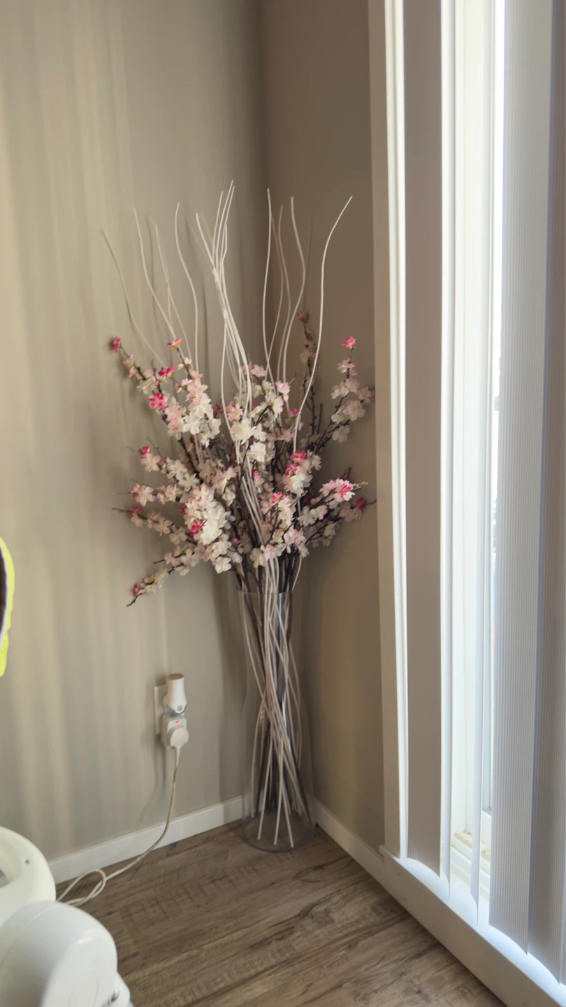 Decorative Cherry Blossom Branches in Glass Vase - photo 2