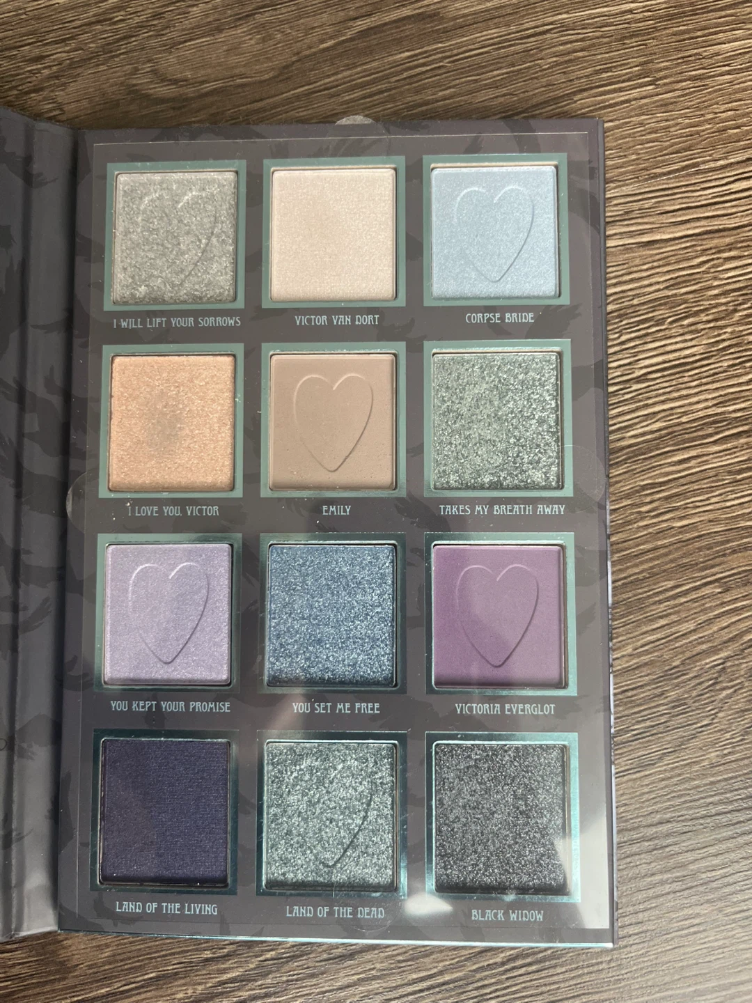 Tim Burton's Corpse Bride Eyeshadow Palette - photo 3