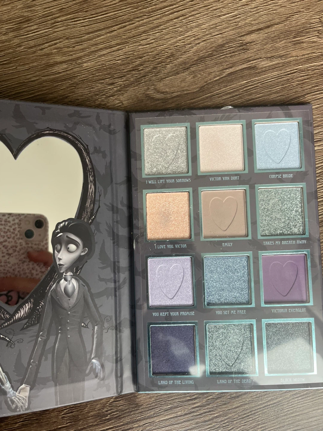 Tim Burton's Corpse Bride Eyeshadow Palette - photo 5