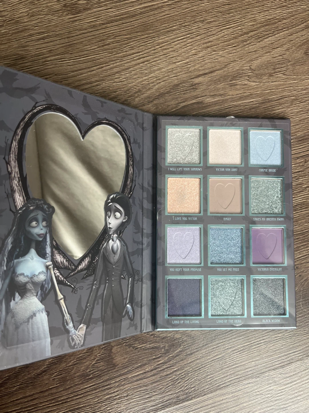 Tim Burton's Corpse Bride Eyeshadow Palette - photo 2