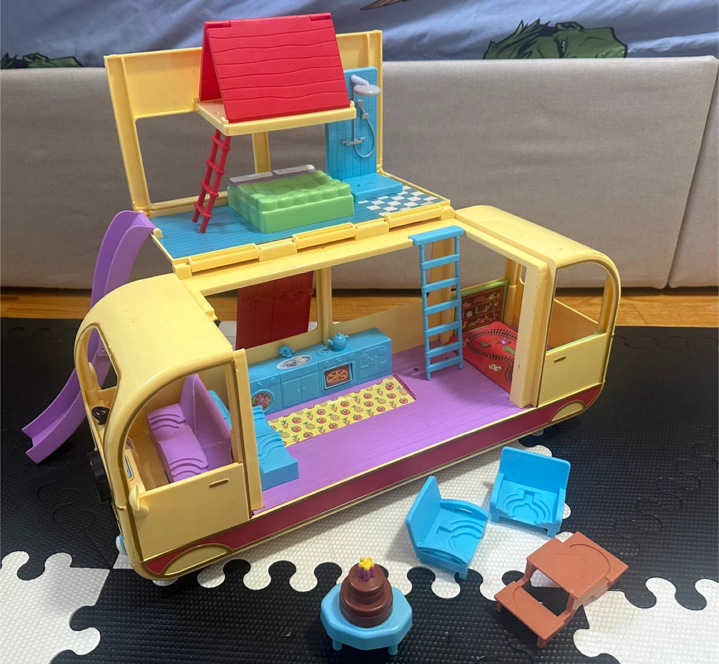 Peppa Pig Play Bus and Camper Van with Figures - photo 4