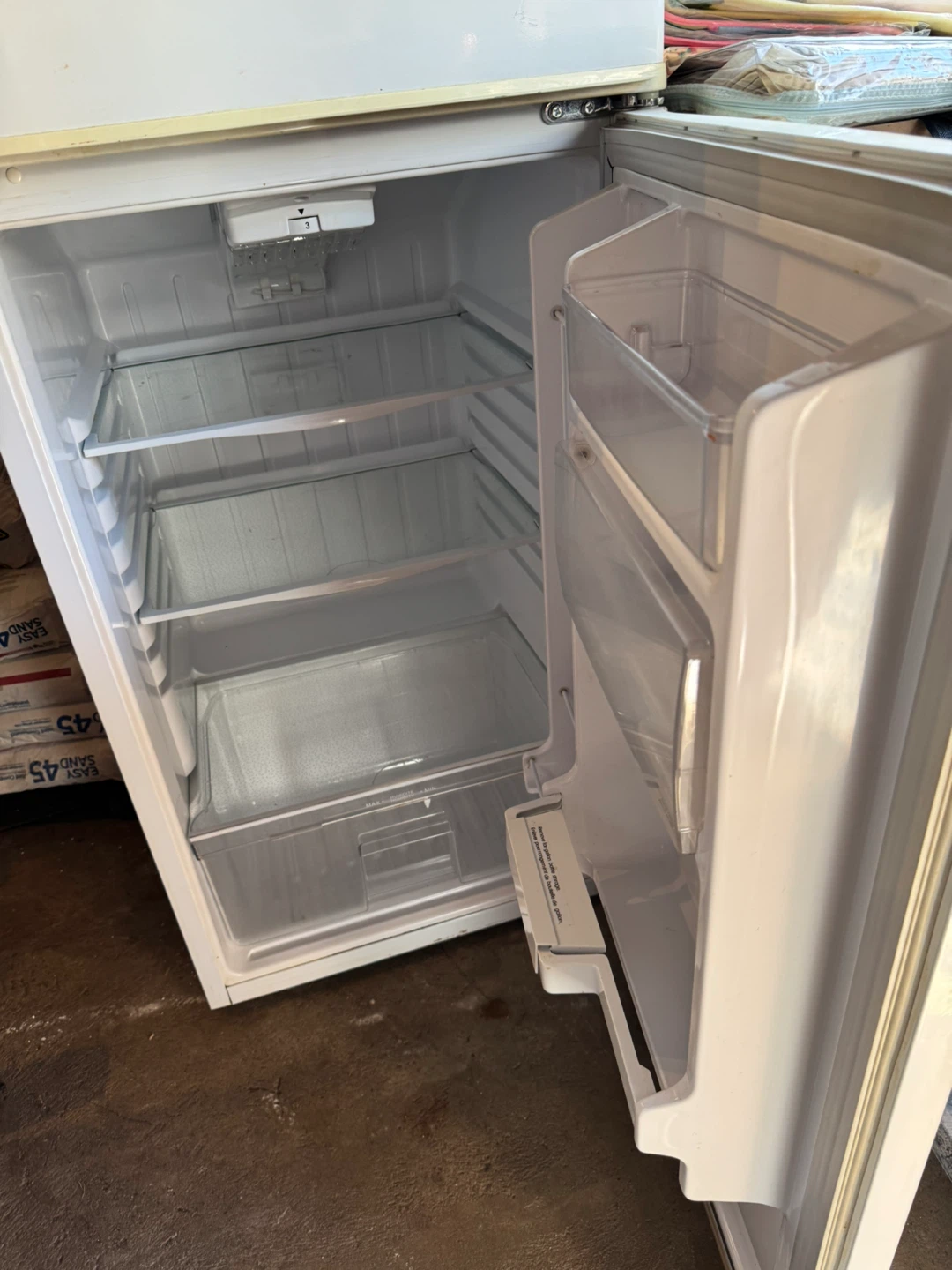White Top Freezer Refrigerator - photo 2
