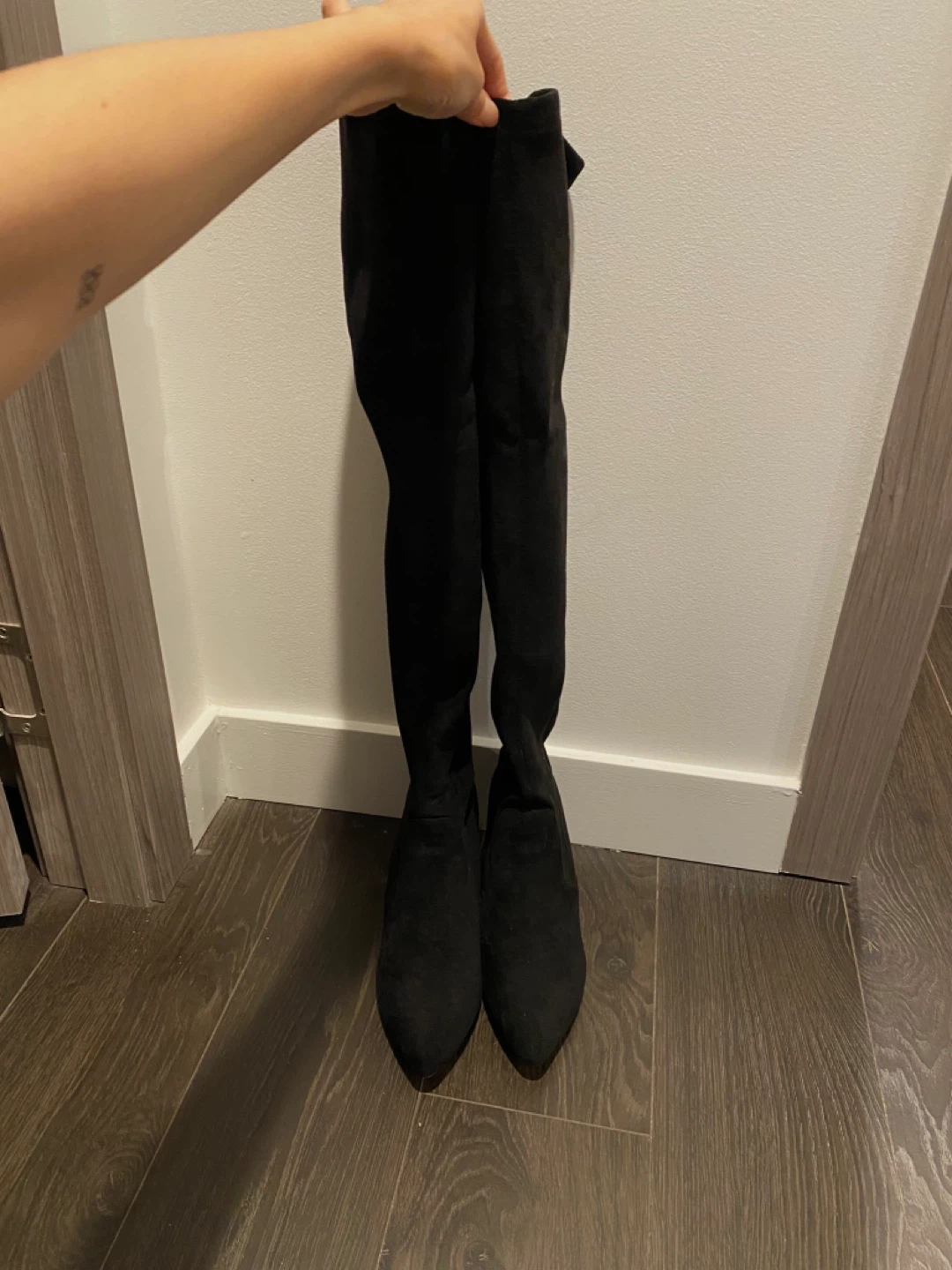 Black Over-the-Knee Suede Boots US8 - photo 4