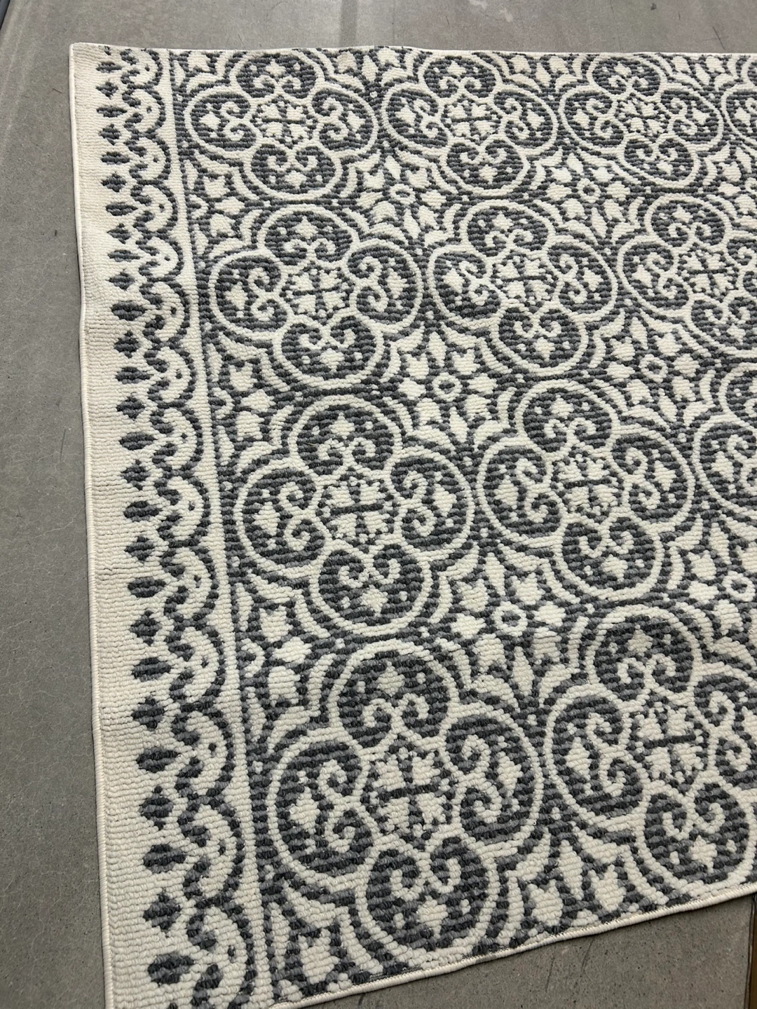 5x7 feet UNTH Area Rug - Grey/Cream Pattern - photo 5