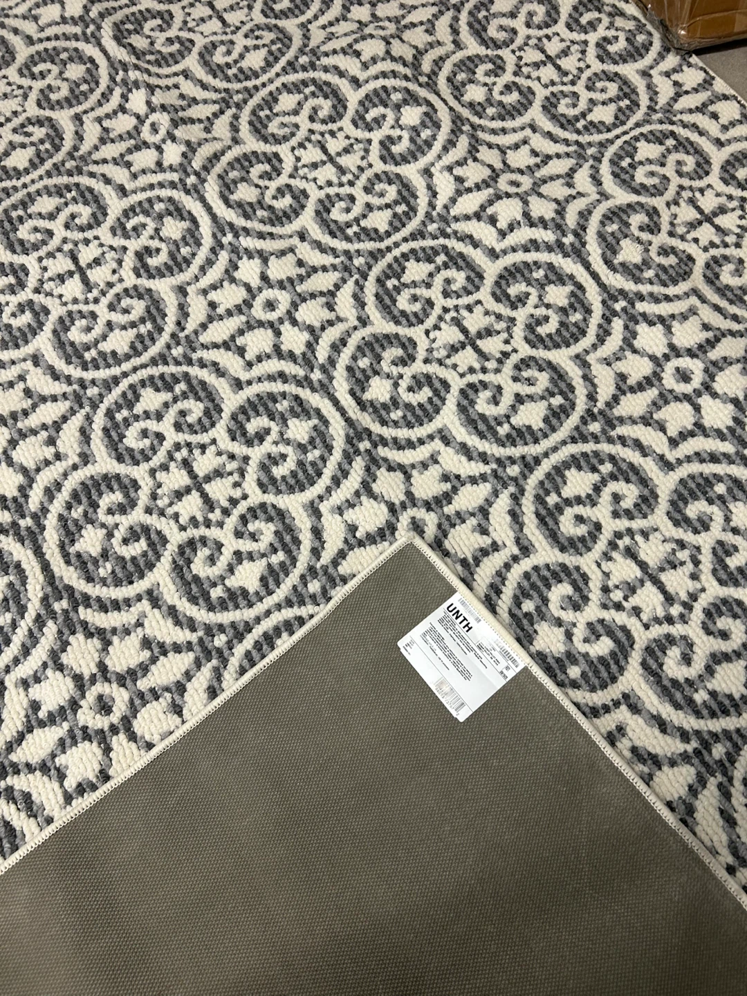 5x7 feet UNTH Area Rug - Grey/Cream Pattern - photo 4
