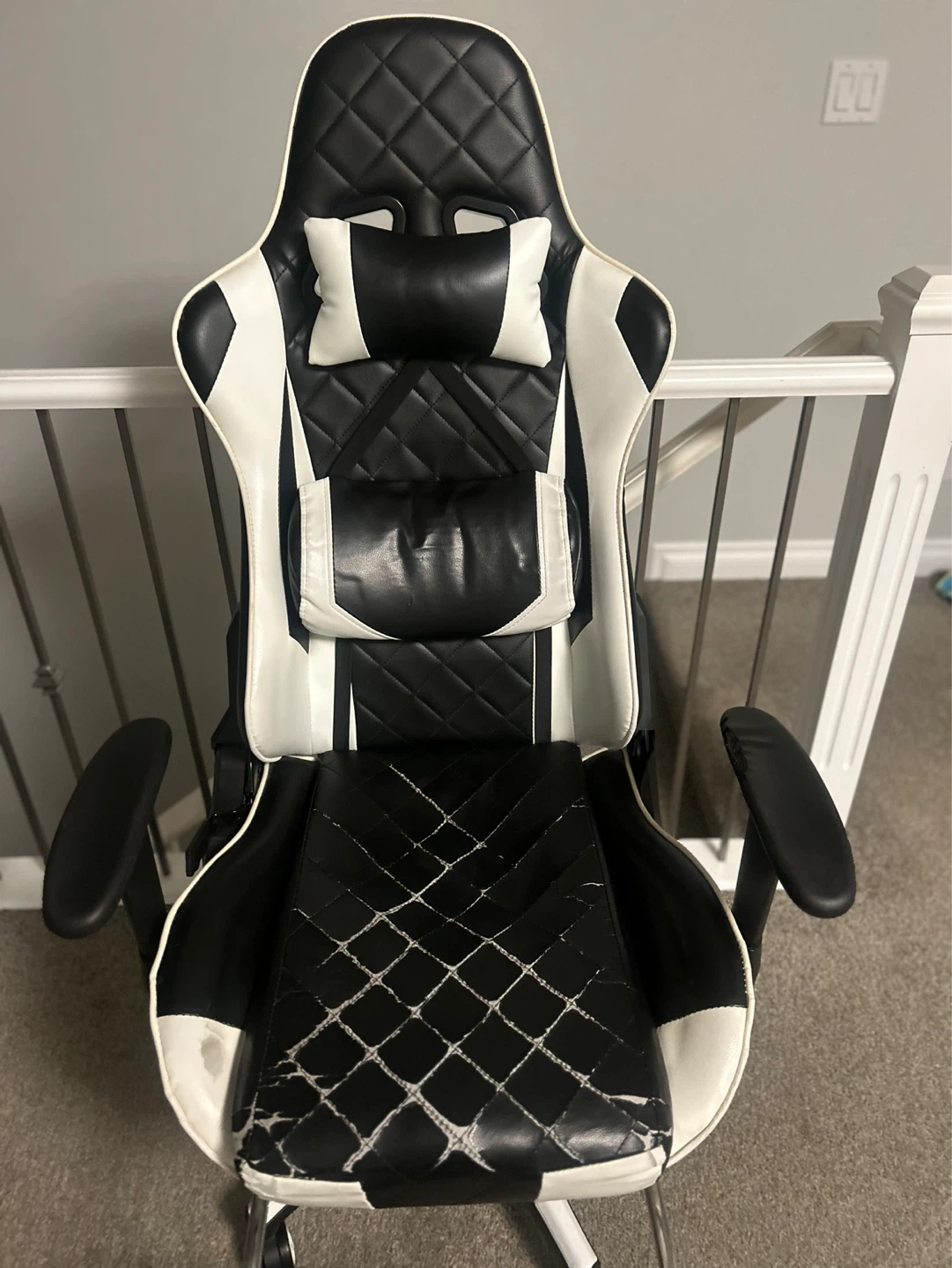 Black & White Gaming Chair with Footrest - photo 3
