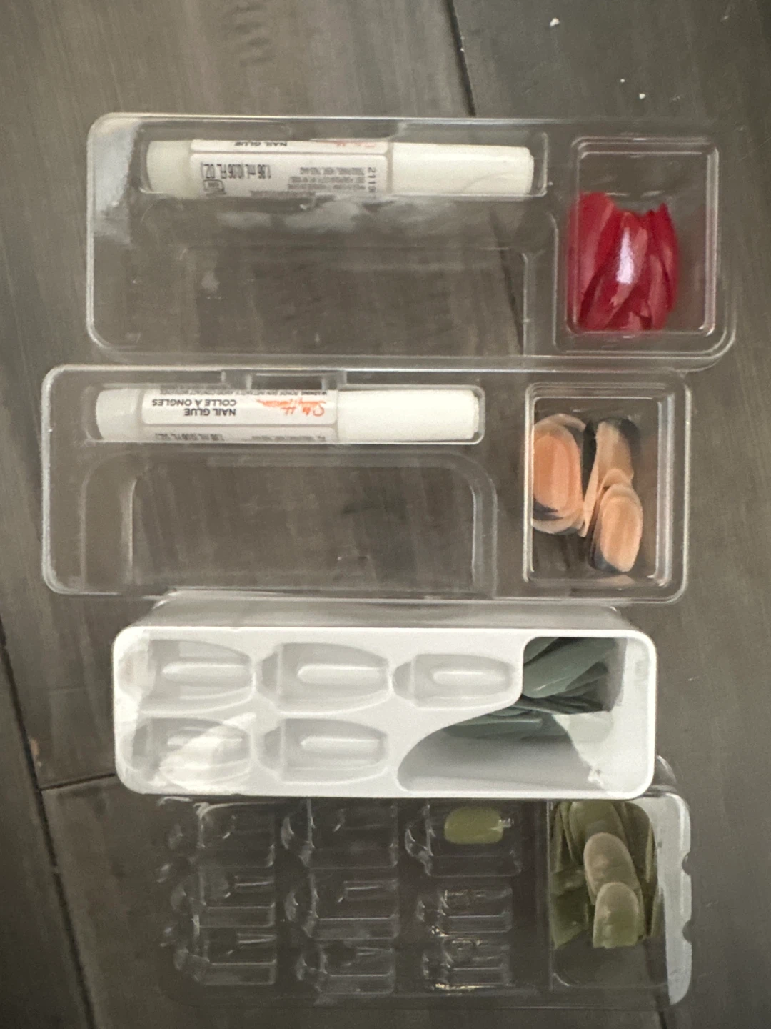 Kiss Nail Glue and Fake Nails Set