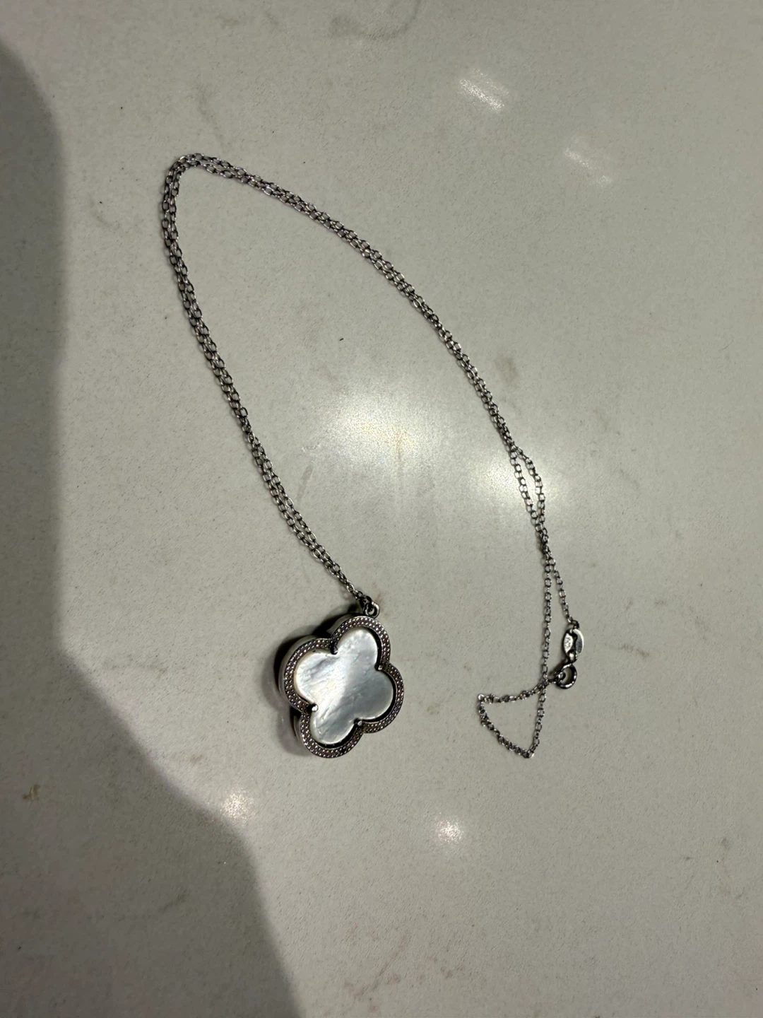 Clover Pendant Necklace with Mother of Pearl (not real brand) - photo 2