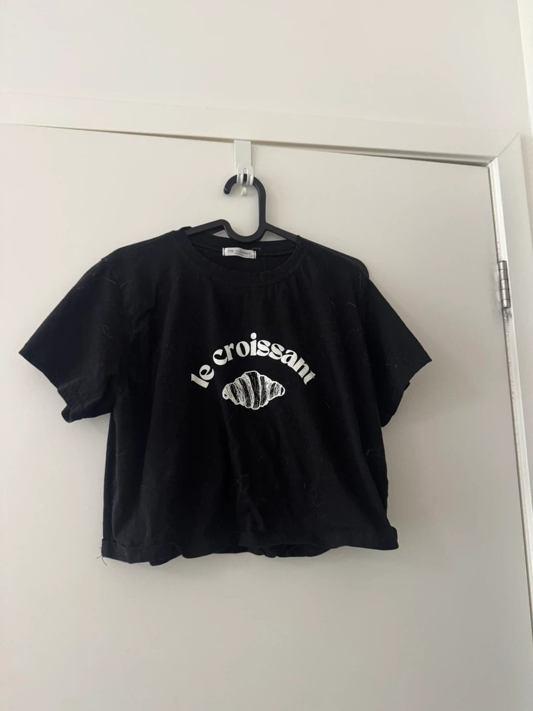 THE CLEANING "le croissant" T-Shirt - Black - photo 2