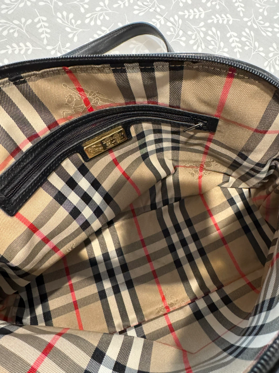 Black Leather Burberry Shoulder Bag - photo 3