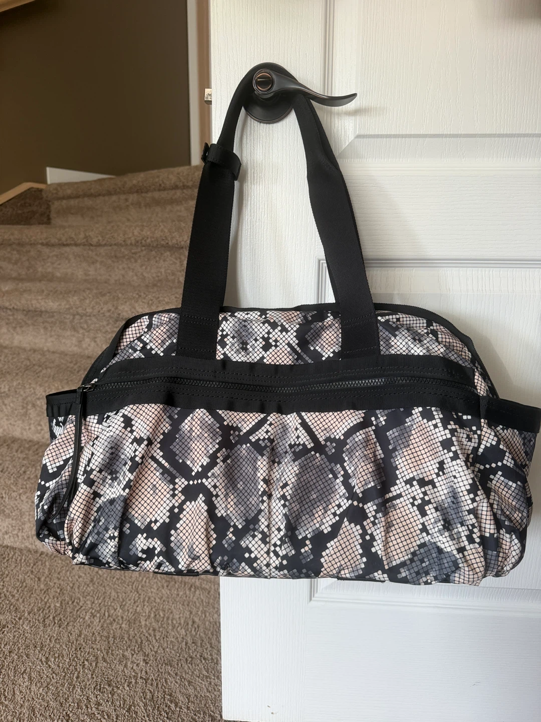 Lululemon Gym To Win Duffel - photo 3