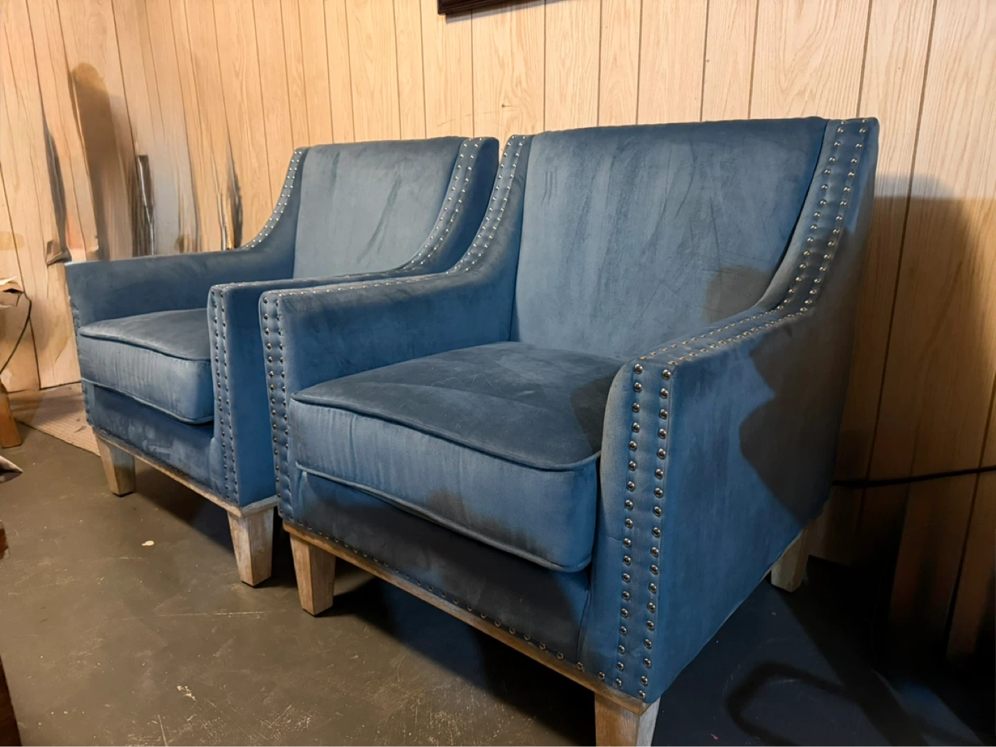 Pair of Blue Velvet Accent Chairs - photo 2