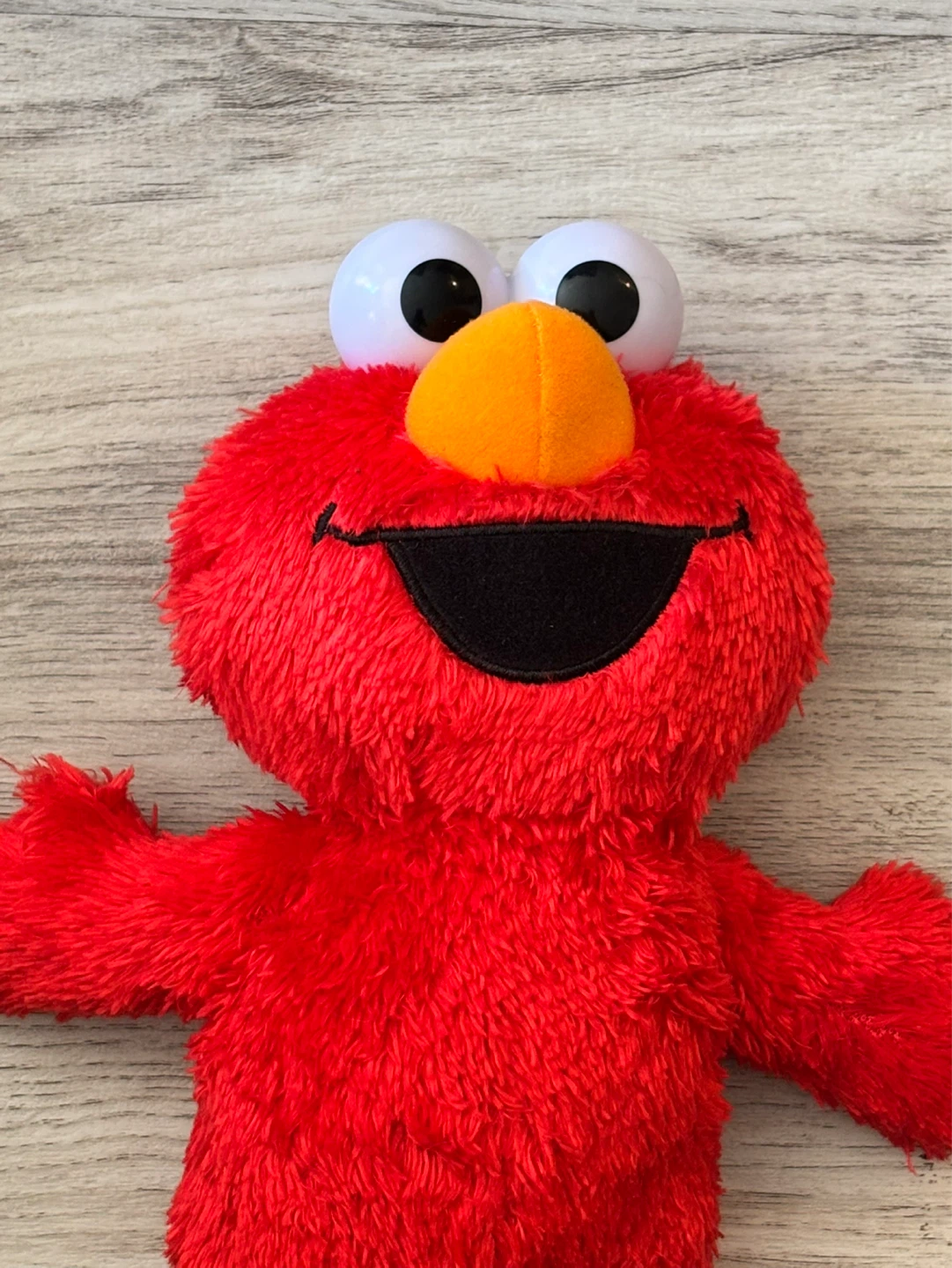 Sesame Street Elmo Talking Plush Toy -Works - photo 2