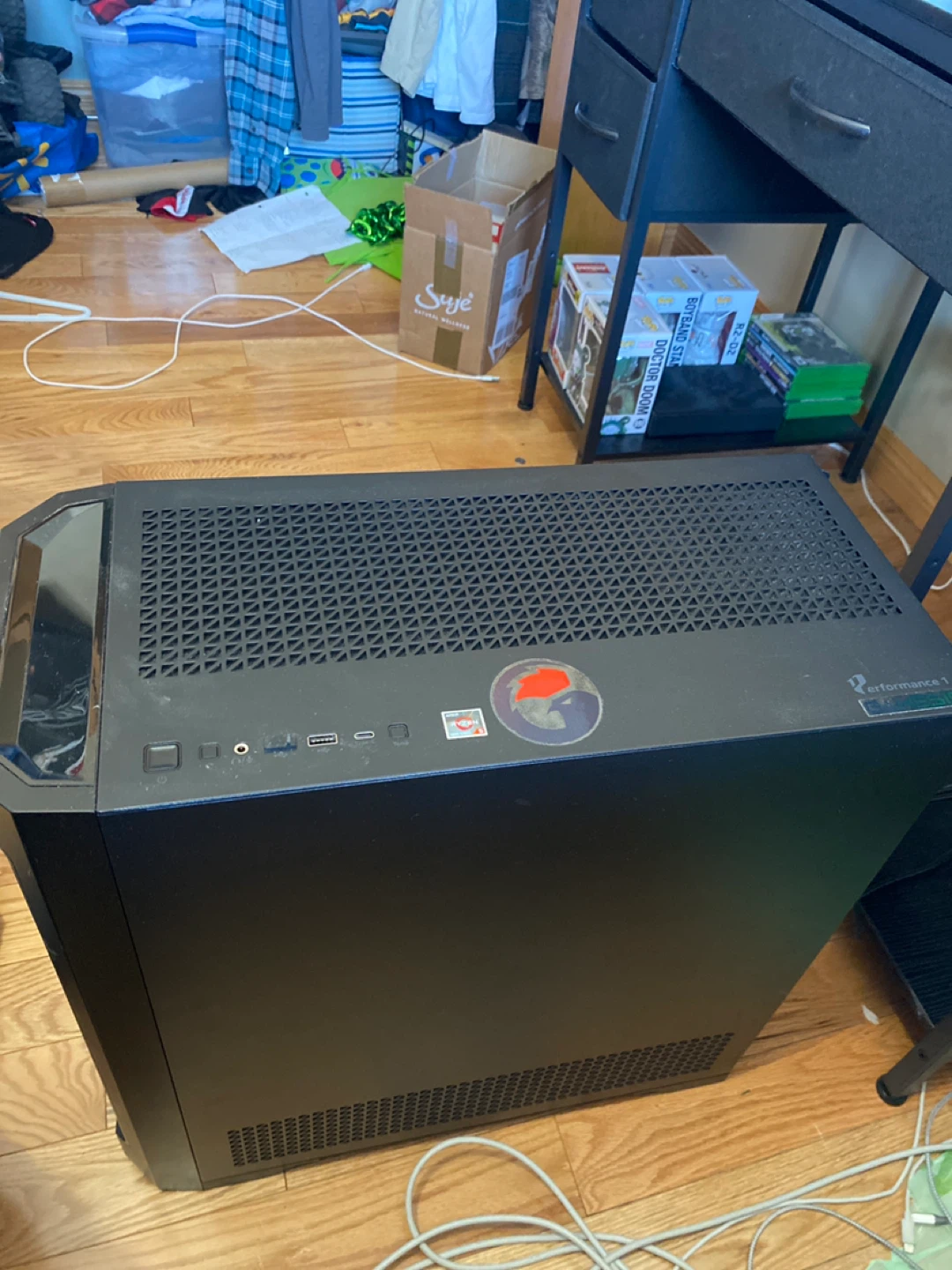 Used gaming pc 2tb storage easily runs games - photo 3
