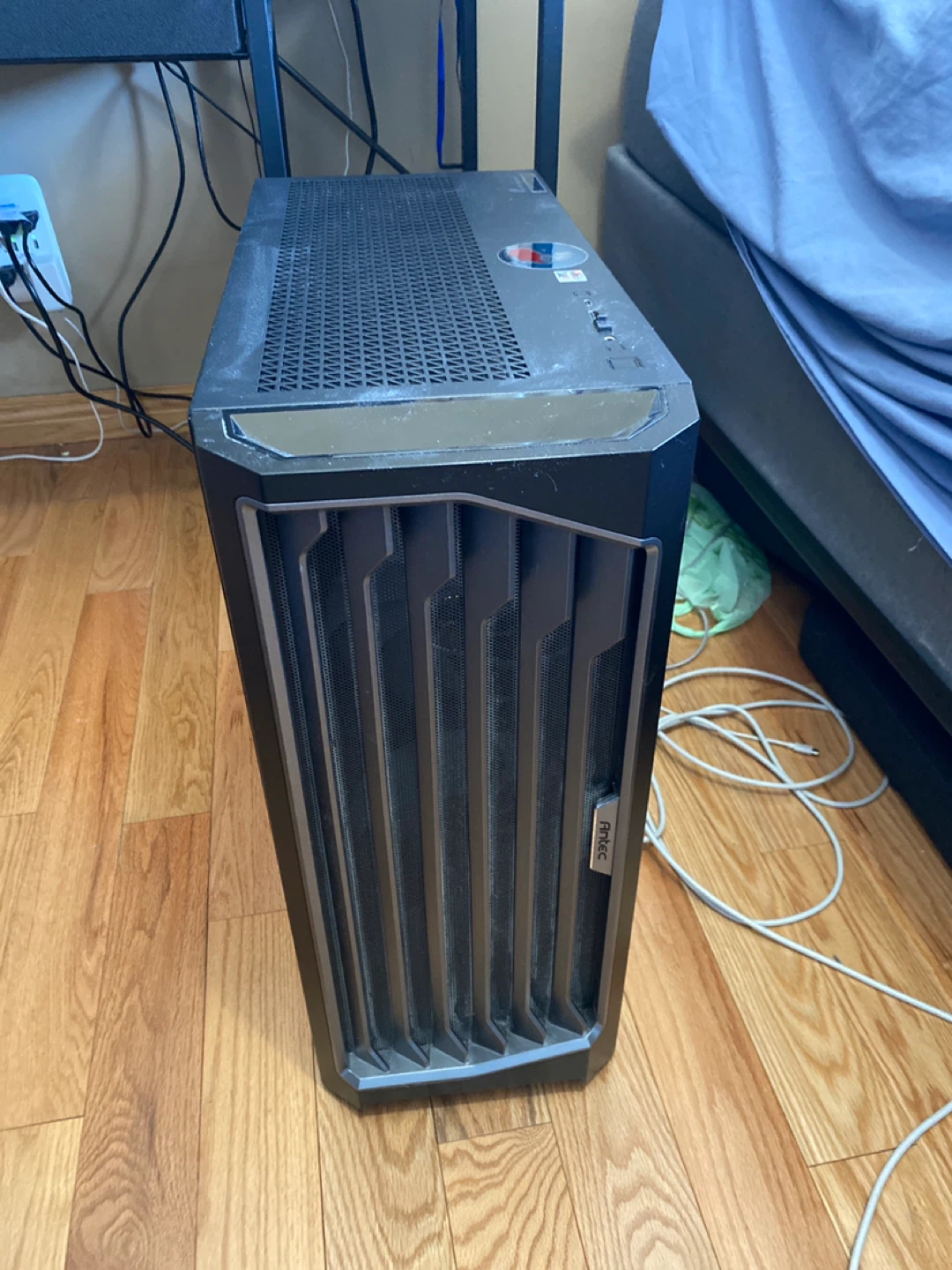 Used gaming pc 2tb storage easily runs games - photo 2