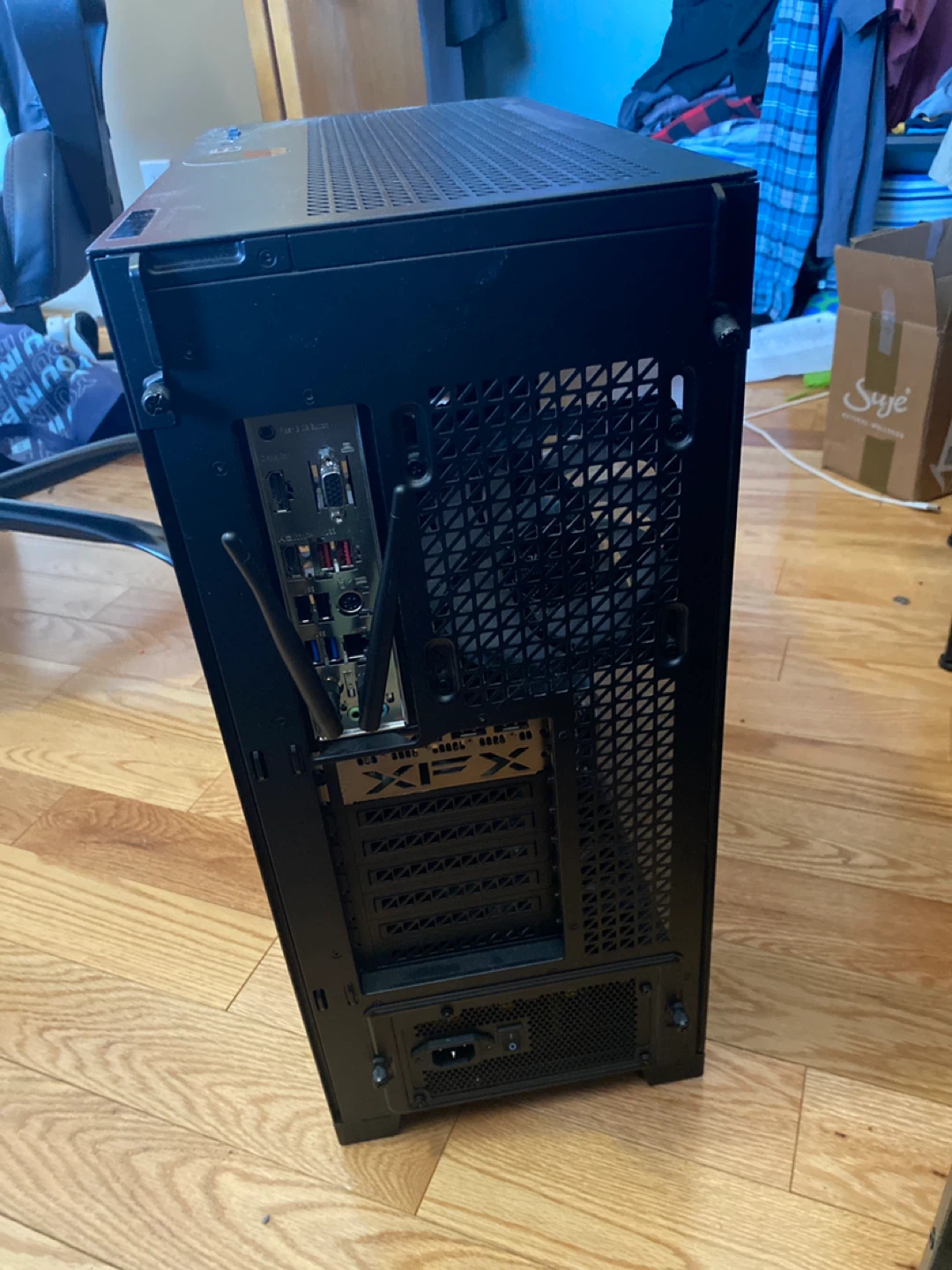 Used gaming pc 2tb storage easily runs games - photo 4