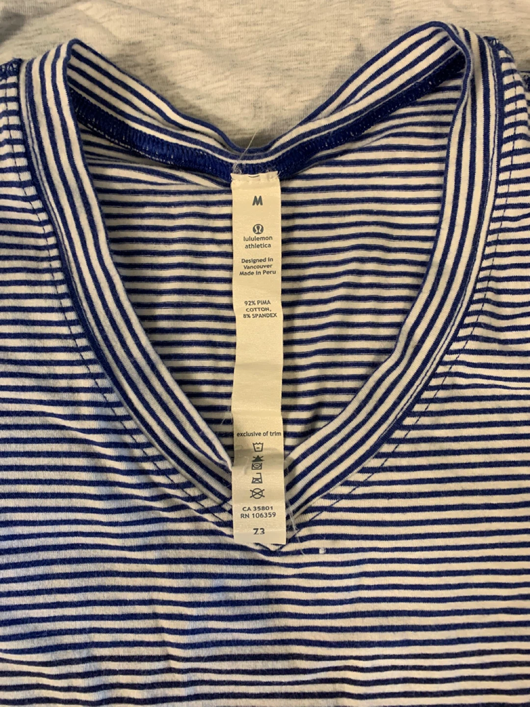 Lululemon Athletica Striped V-Neck T-Shirt Medium - photo 3
