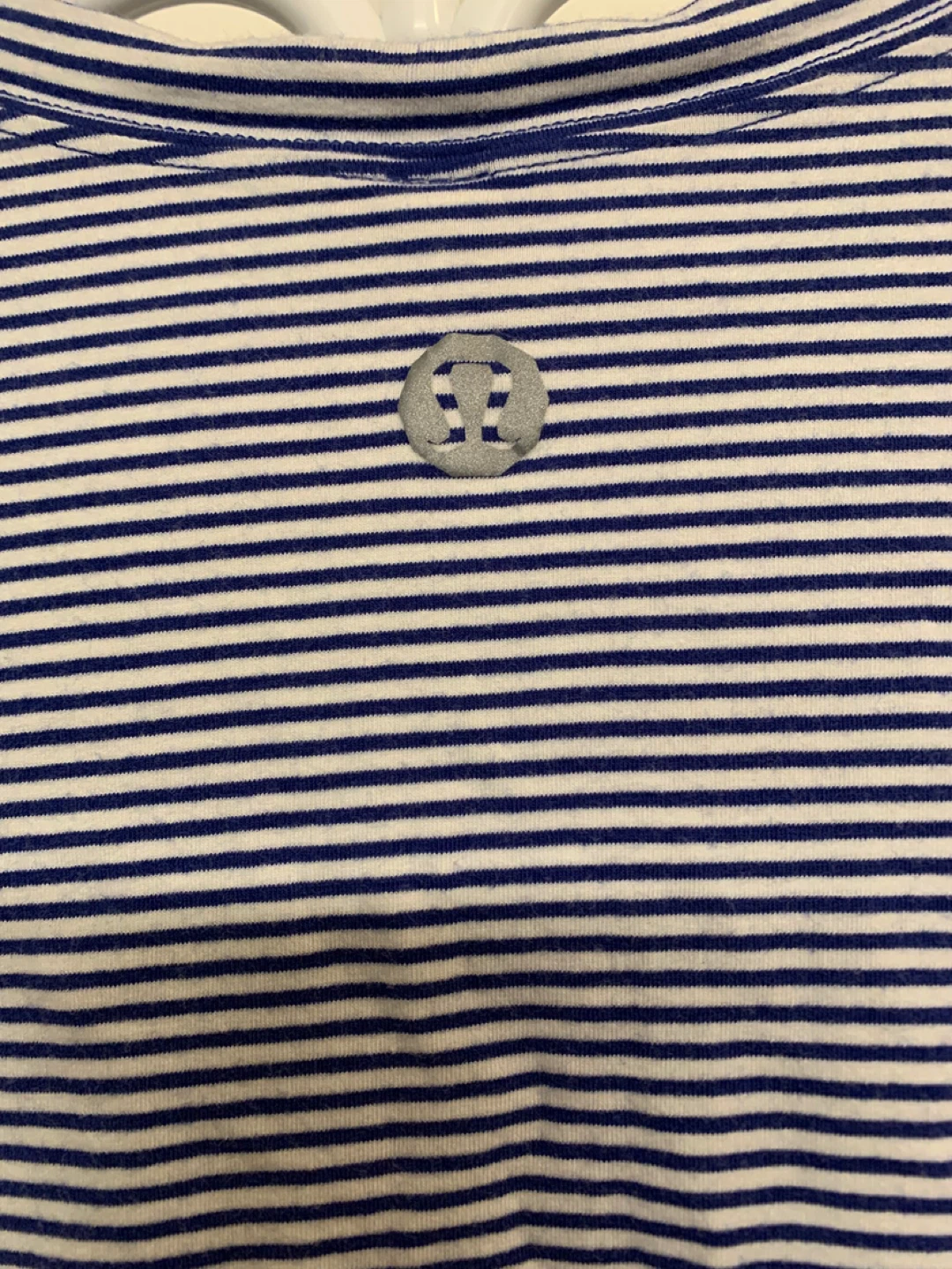 Lululemon Athletica Striped V-Neck T-Shirt Medium - photo 4