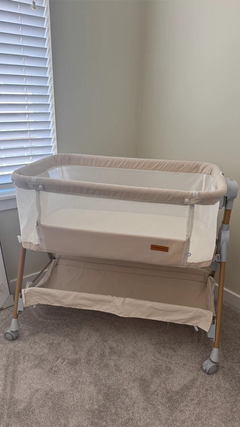 Baby Bassinet – Excellent Condition (Beige)