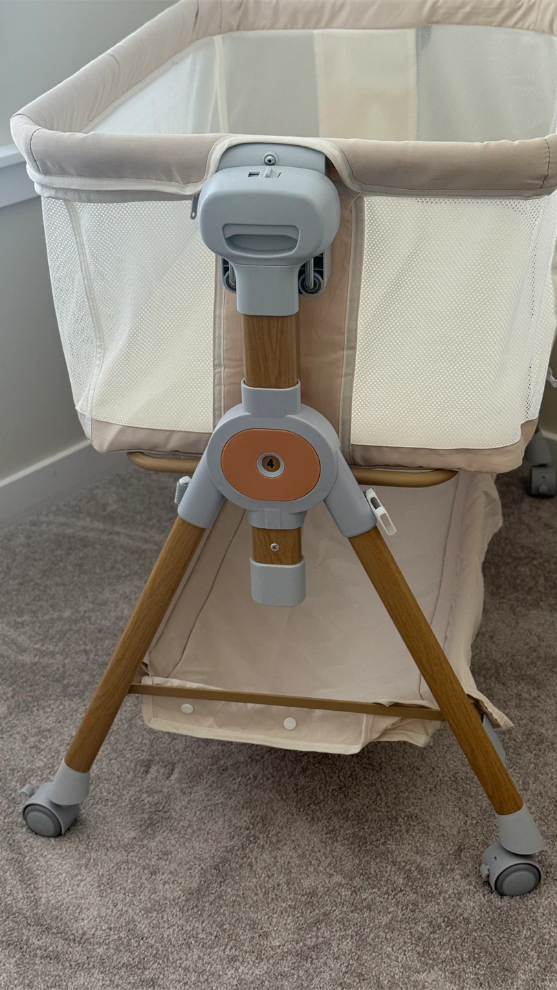 Baby Bassinet – Excellent Condition (Beige) - photo 3