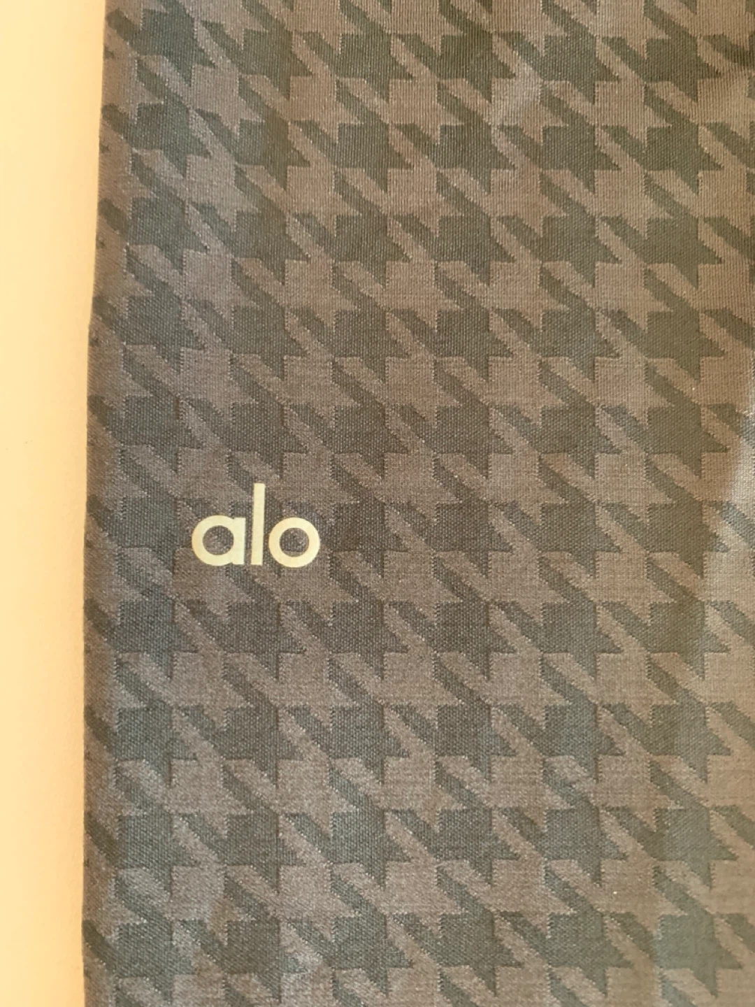 Alo Yoga Houndstooth Leggings - photo 3