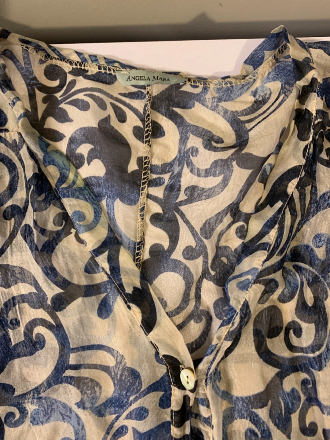 Angela Mara Sheer Floral Print Tunic Blouse Size L - photo 4
