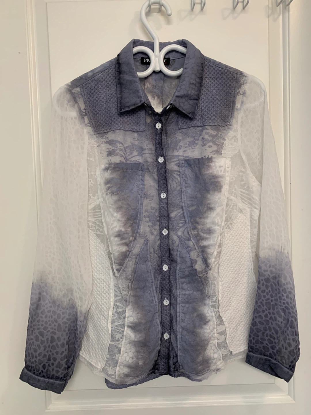 Piccadilly Canada Women's Medium Button-Up Shirt
