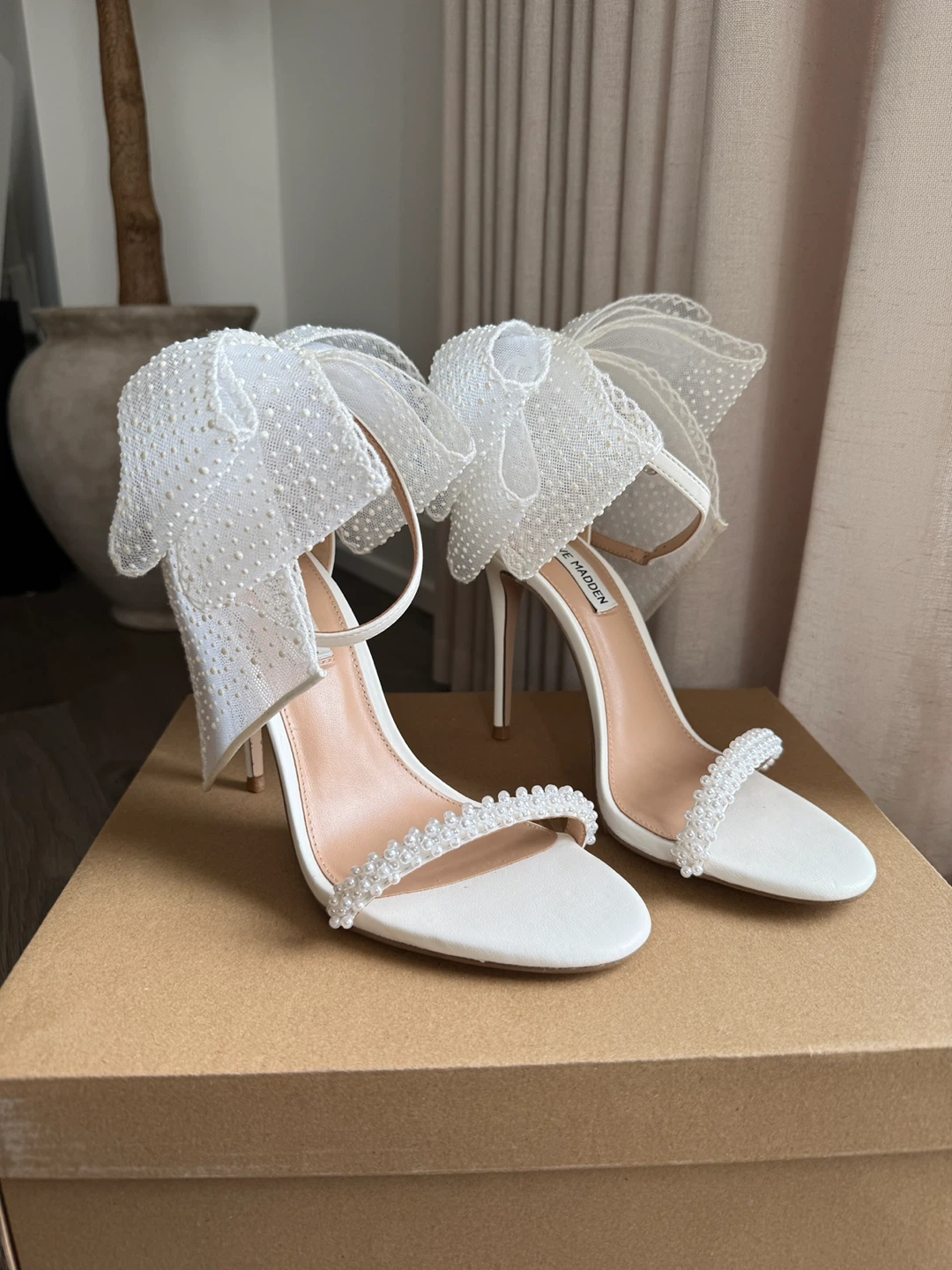 Steve Madden White BENNI Heels Size 7.5