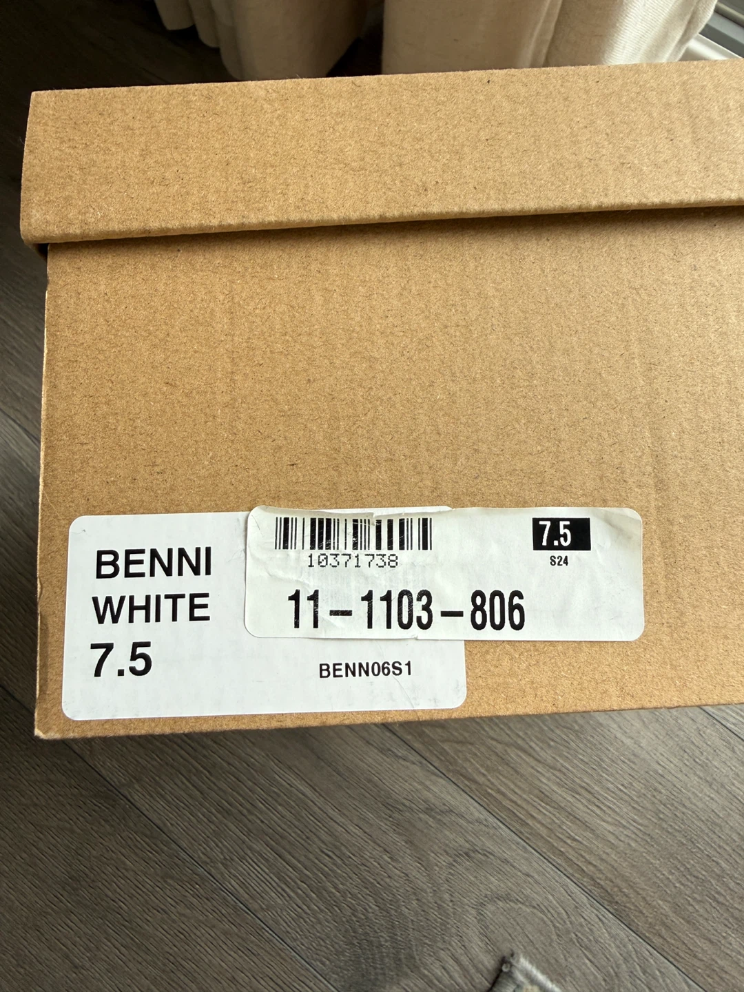Steve Madden White BENNI Heels Size 7.5 - photo 5