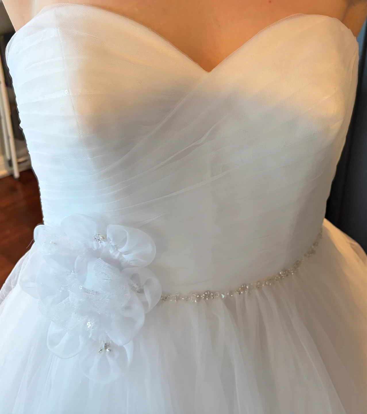 White Strapless Tulle Wedding Dress - photo 4