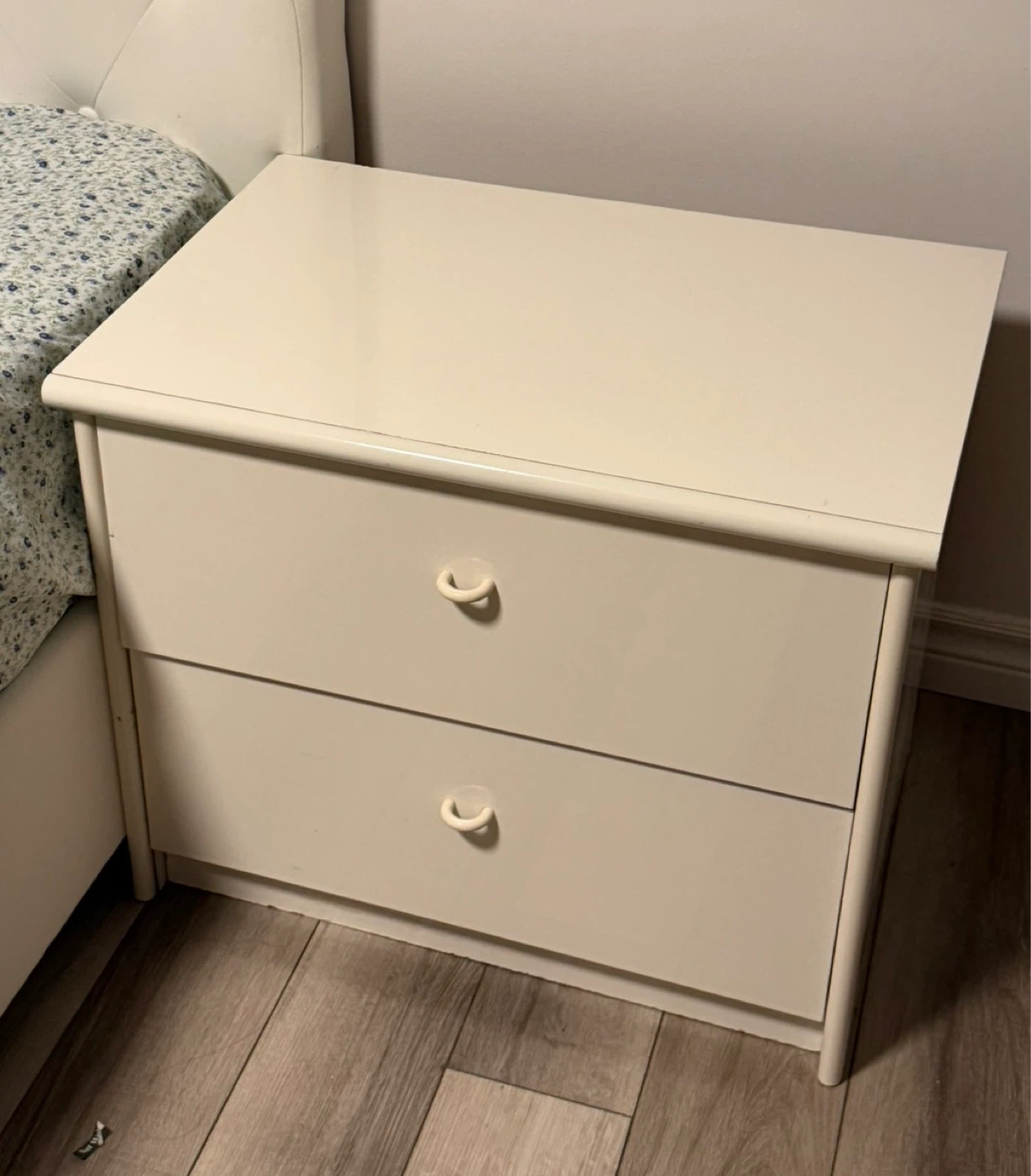 White 2-Drawer Nightstand