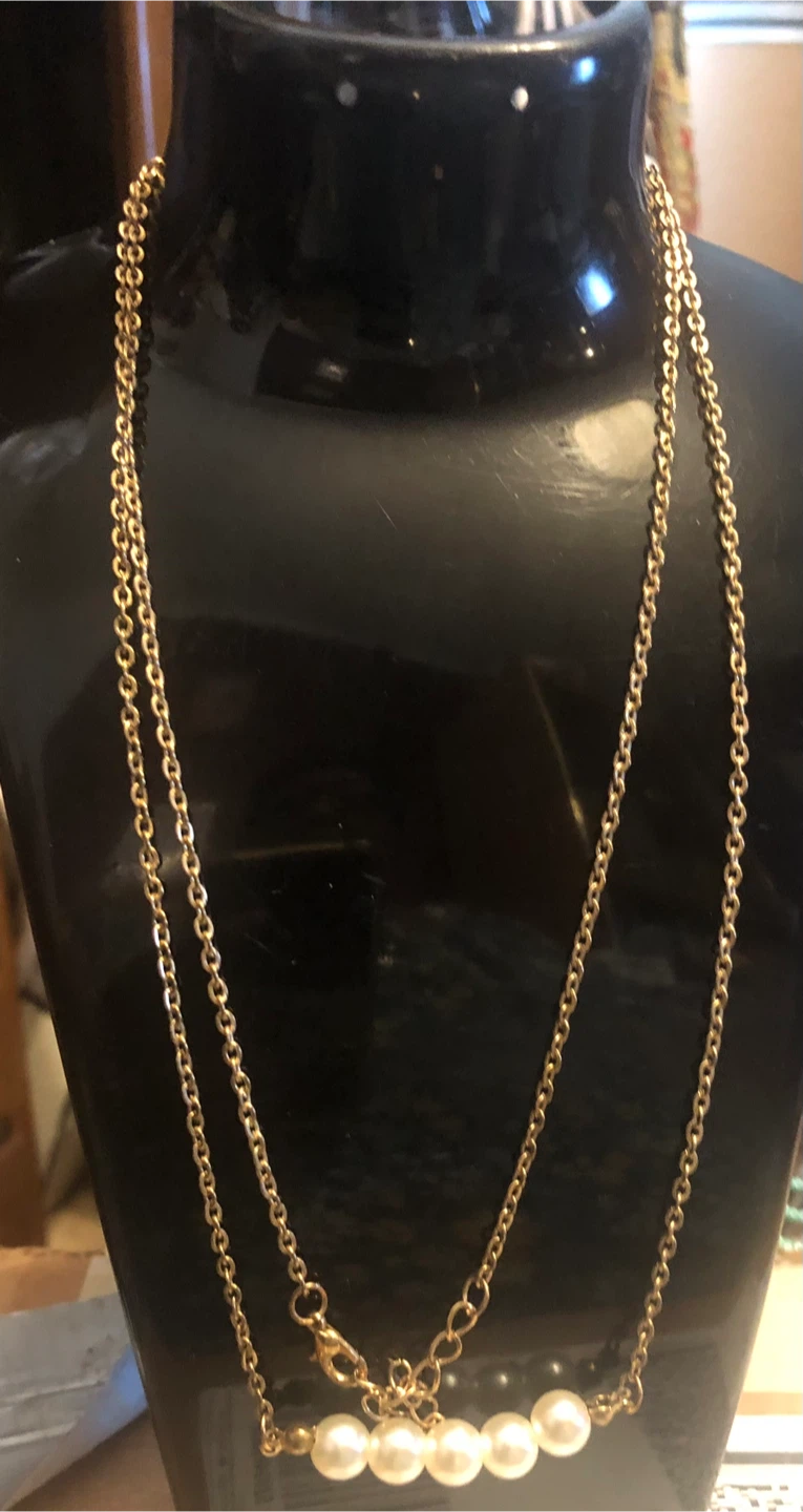 Gold-tone necklace with faux pearls