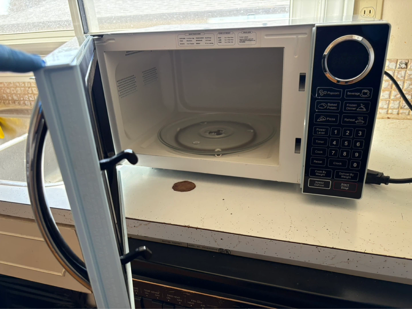 RCA Microwave - photo 2