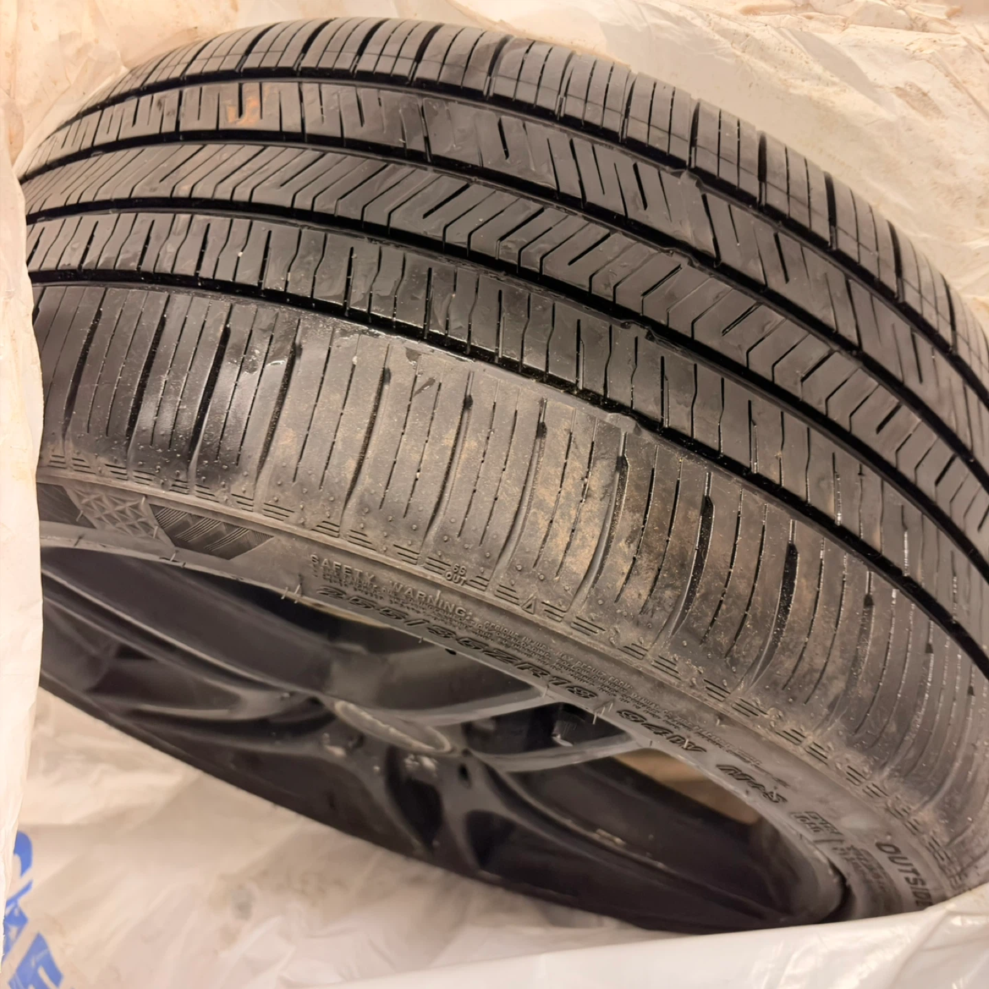 Mercedes-Benz Alloy Wheel and Tire - photo 2