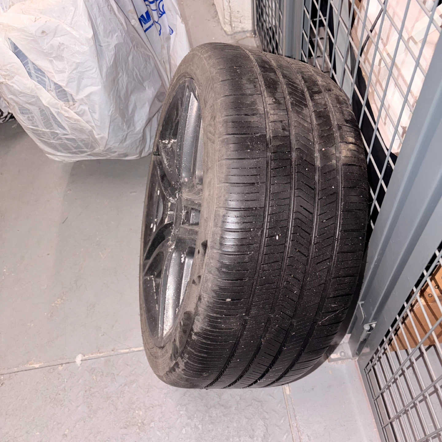 Mercedes-Benz Alloy Wheel and Tire - photo 5