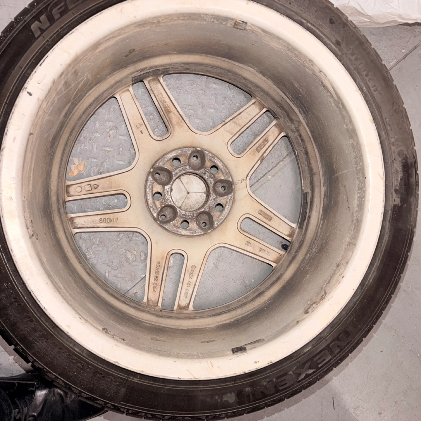 Mercedes-Benz Alloy Wheel and Tire - photo 4